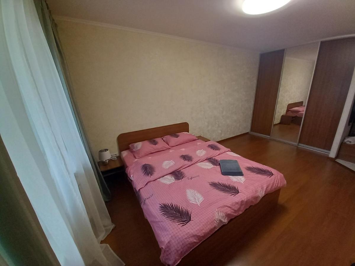 Apartment Darnitca Kiev Luaran gambar